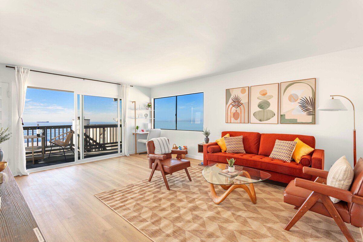 OCEAN-FRONT | Beach/Strand | KING & 2-QUEEN Beds gallery image 4