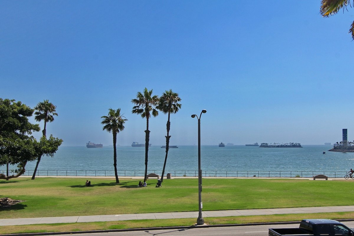 Oceanfront Luxury Oasis Jacuzzi, Gazebo, Gym, Yard gallery image 2