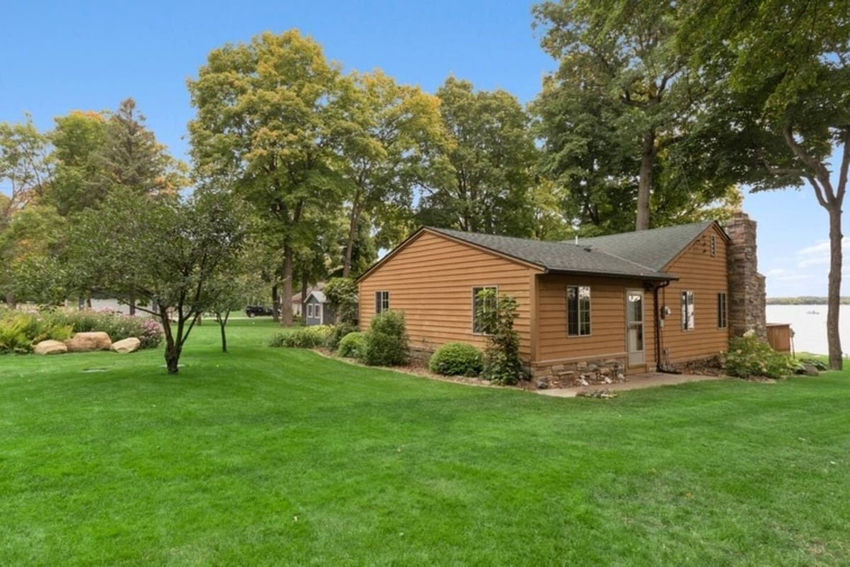 Cozy Clean Cabin on Sugar – Pontoon/Jet Ski Rental gallery image 2