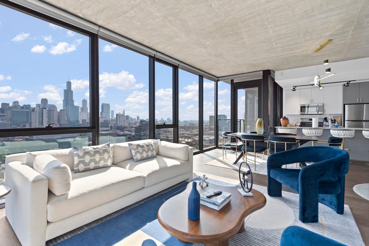 Exclusive Group Getaway in Vibrant West Loop gallery image 2
