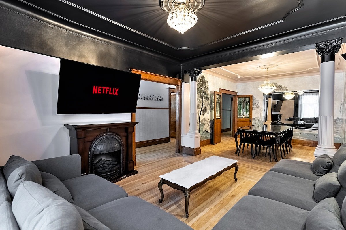 The Classic | Backyard | AC | Subway | Parking gallery image 2