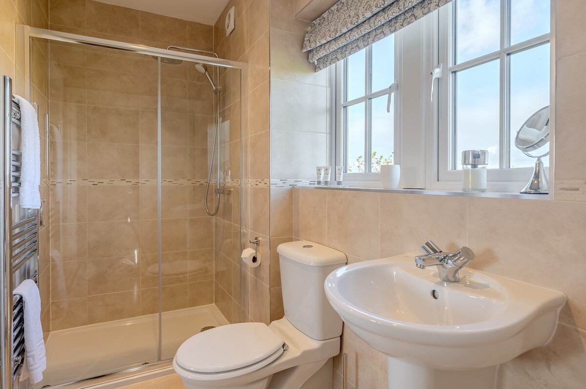 Waterloo Lodge | Holiday at Home gallery image 5