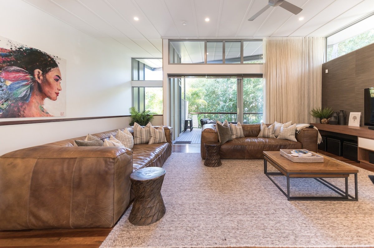 Little Cove Luxurious Rainforest Family Villa gallery image 2