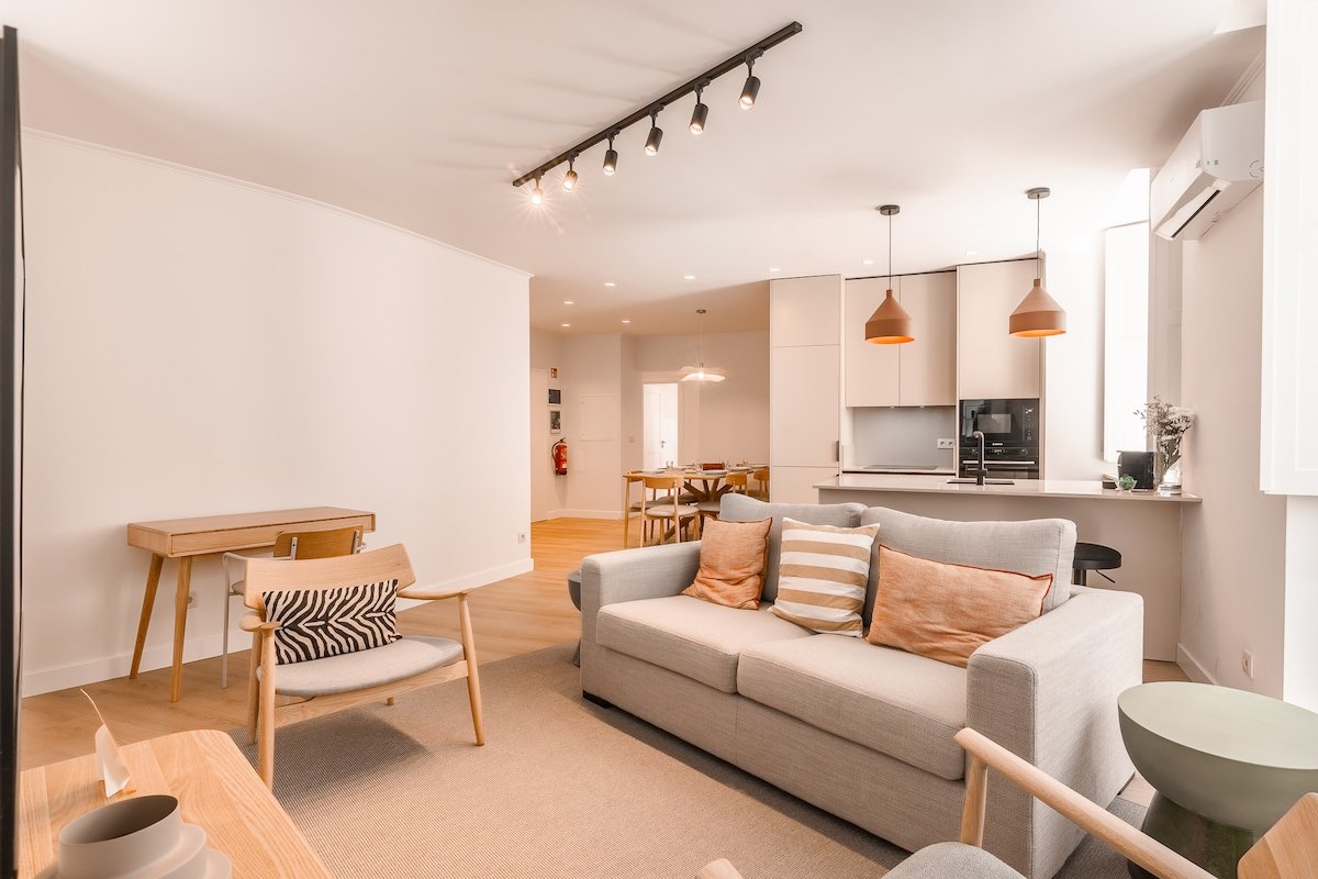 A2 | NEW Remodeled & Spacious! | Very Central BICA gallery image 2