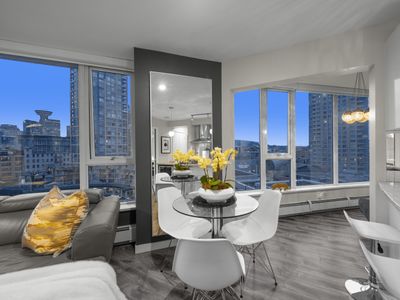 Beautiful, Modern, Luxury, Comfortable Condo
