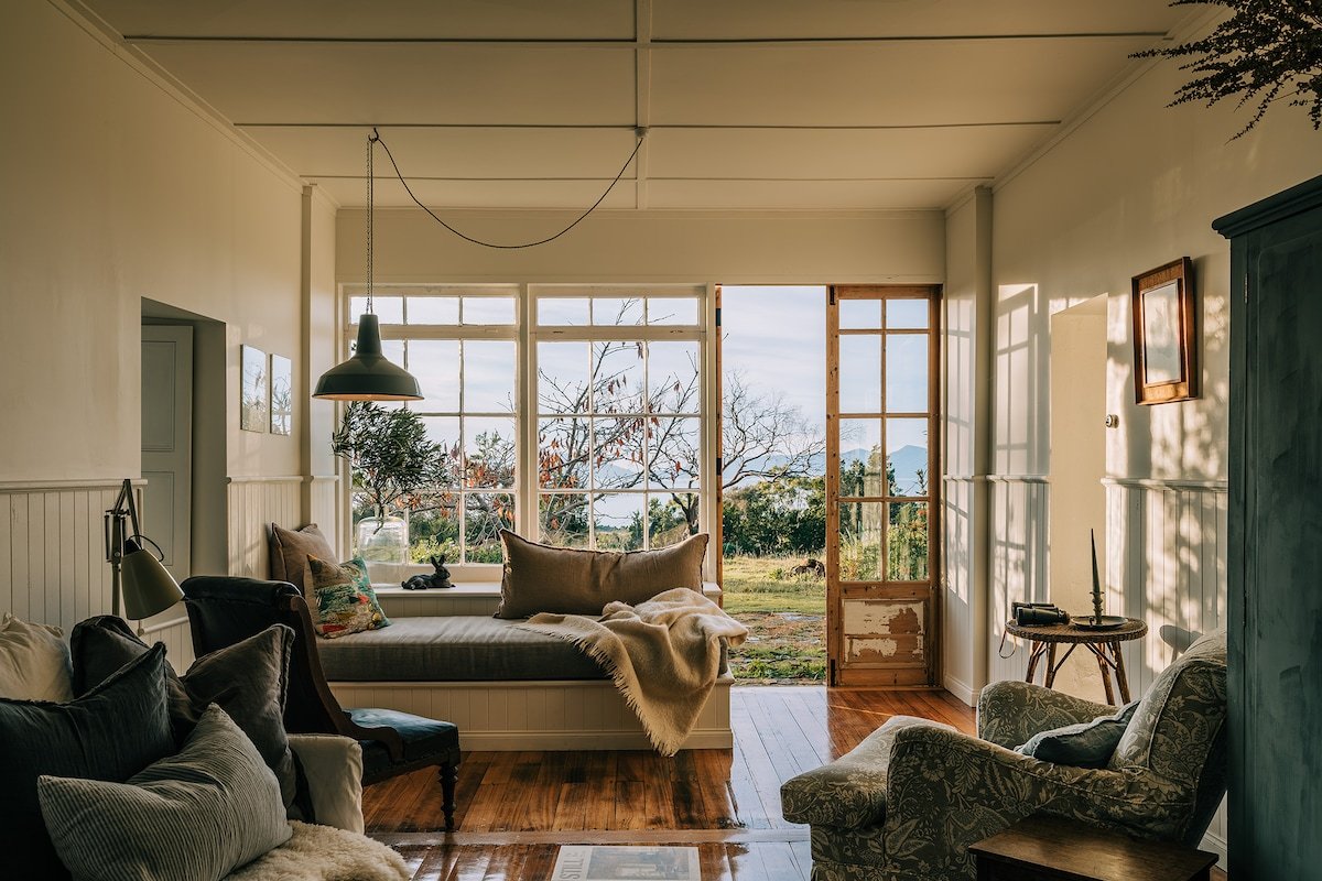 The Burrows, coastal luxury with incredible views gallery image 2