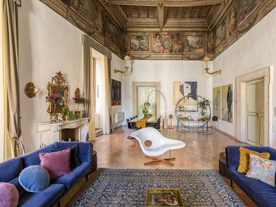 Costaguti Experience