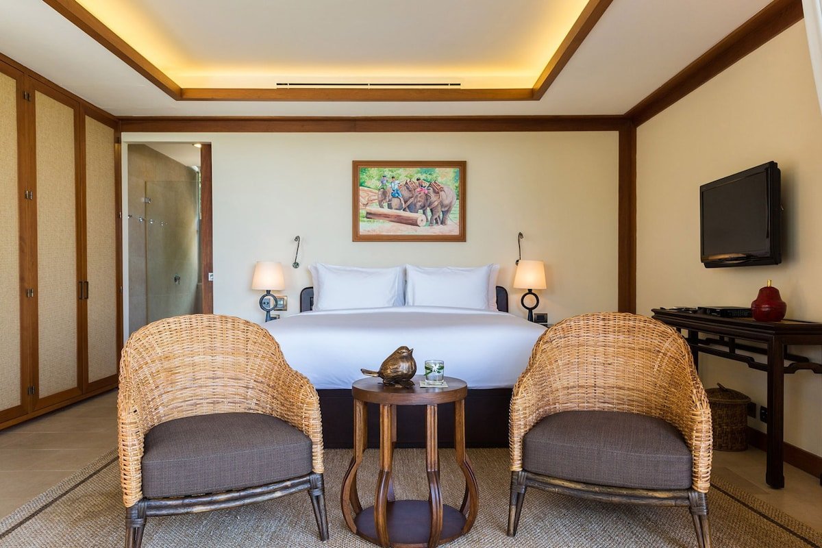 Avasara Residence: Pool, Airport Transfer gallery image 2