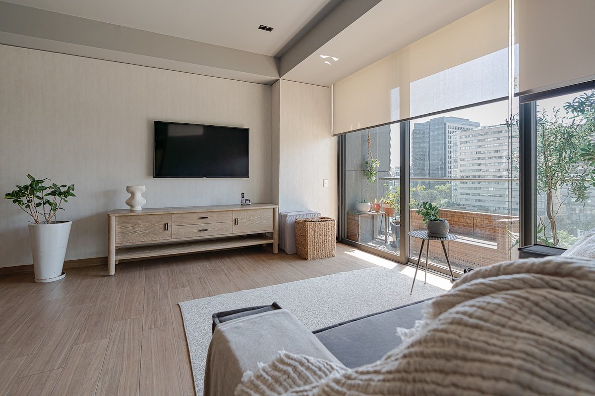 Alto Polanco Luxury: 3BR Family Oasis w/Pool & Gym gallery image 2