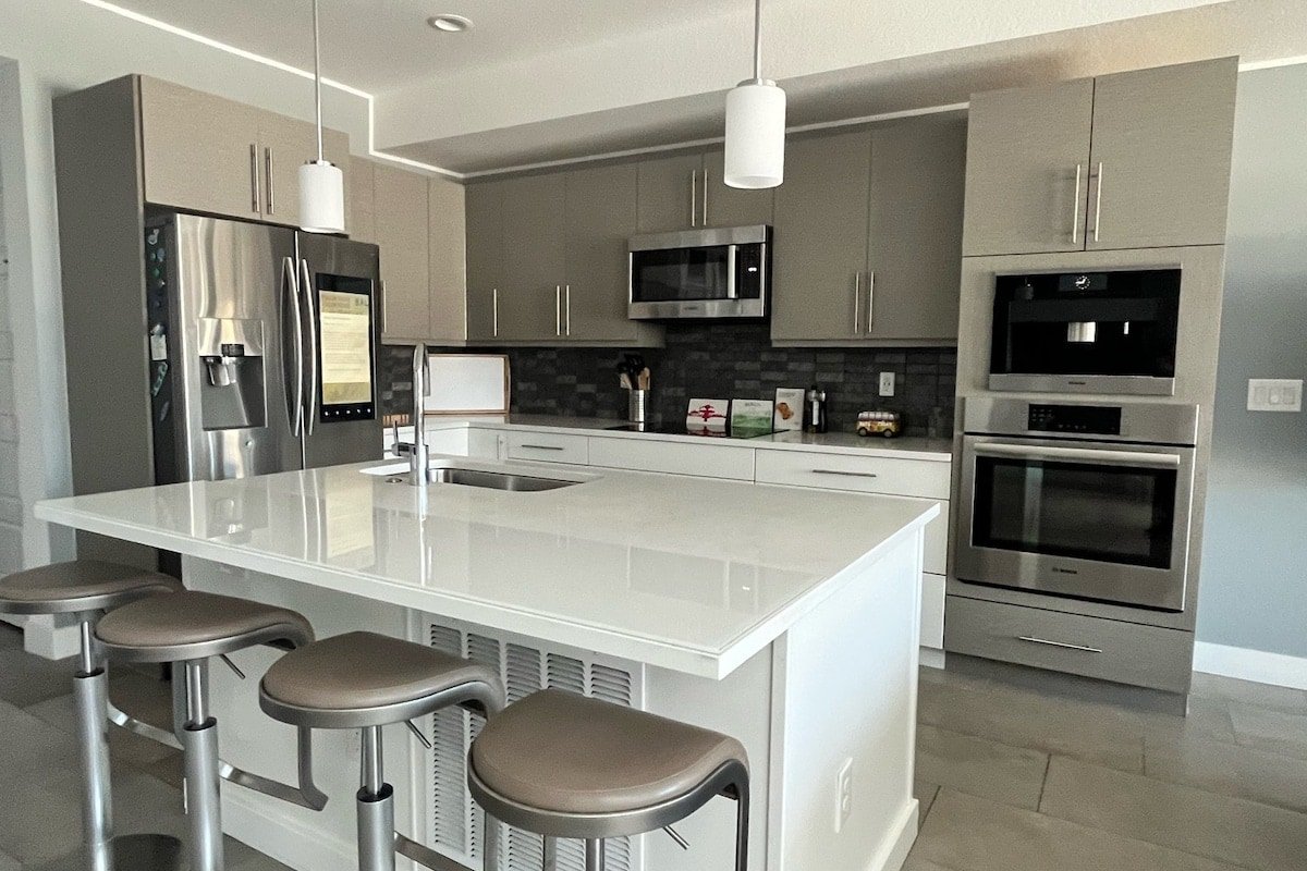 Upscale modern in Central Park gallery image 4