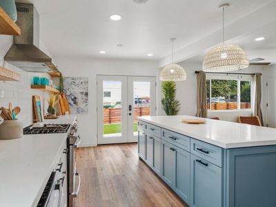 Spectacular Coastal Farmhouse 4BR in Ocean Beach!