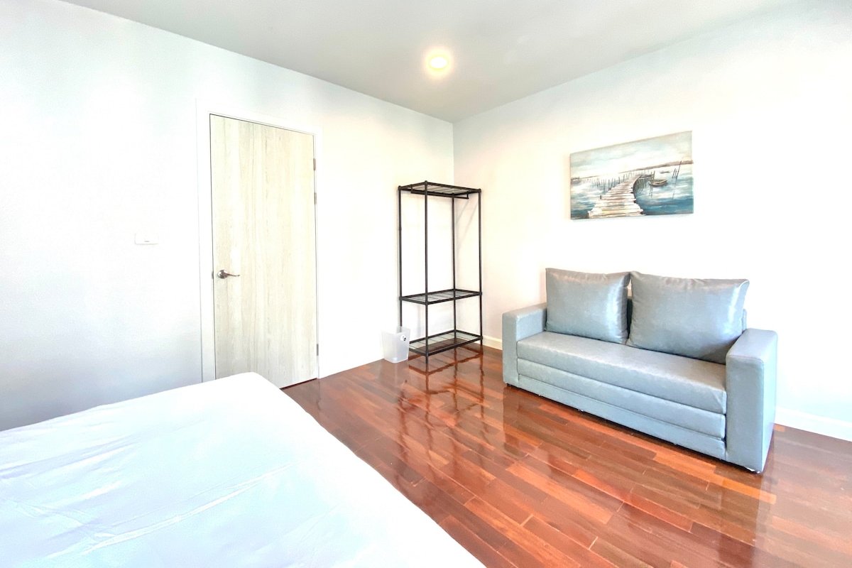 PerfectHome/near QSNCC/pool/BTS/MRT gallery image 4