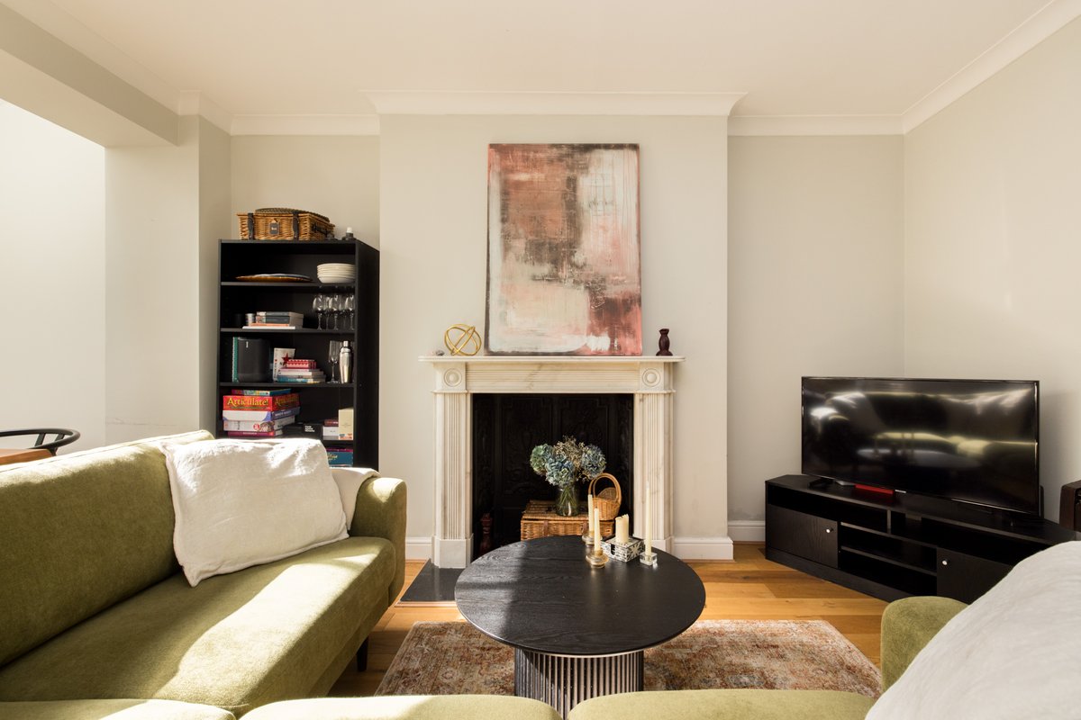 Homely 2-Bed Maisonette w Patio