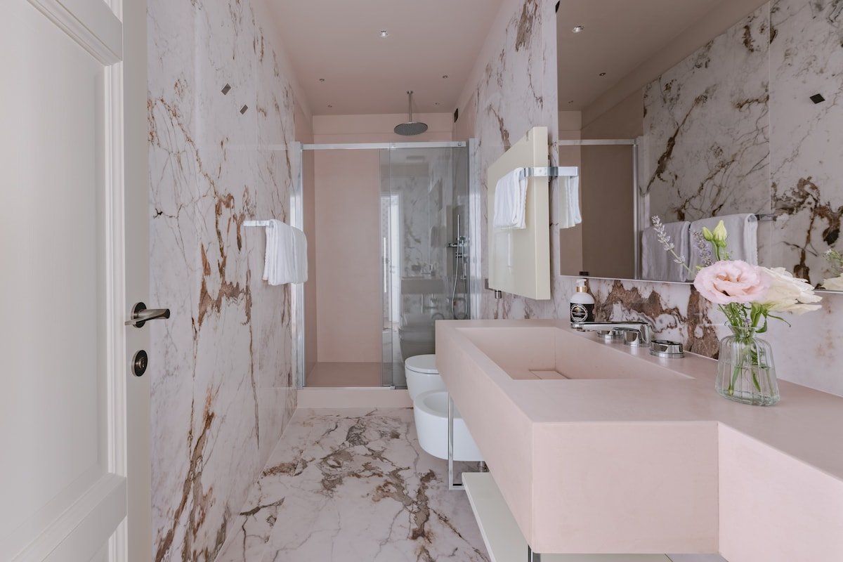 The Signoria Luxury | APT 11 Medusa | Ace Location gallery image 5