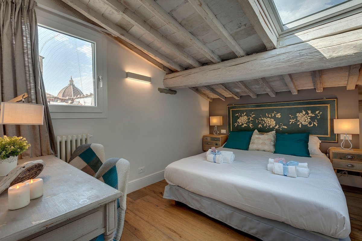 Penthouse with Terrace in the Historic Center gallery image 4