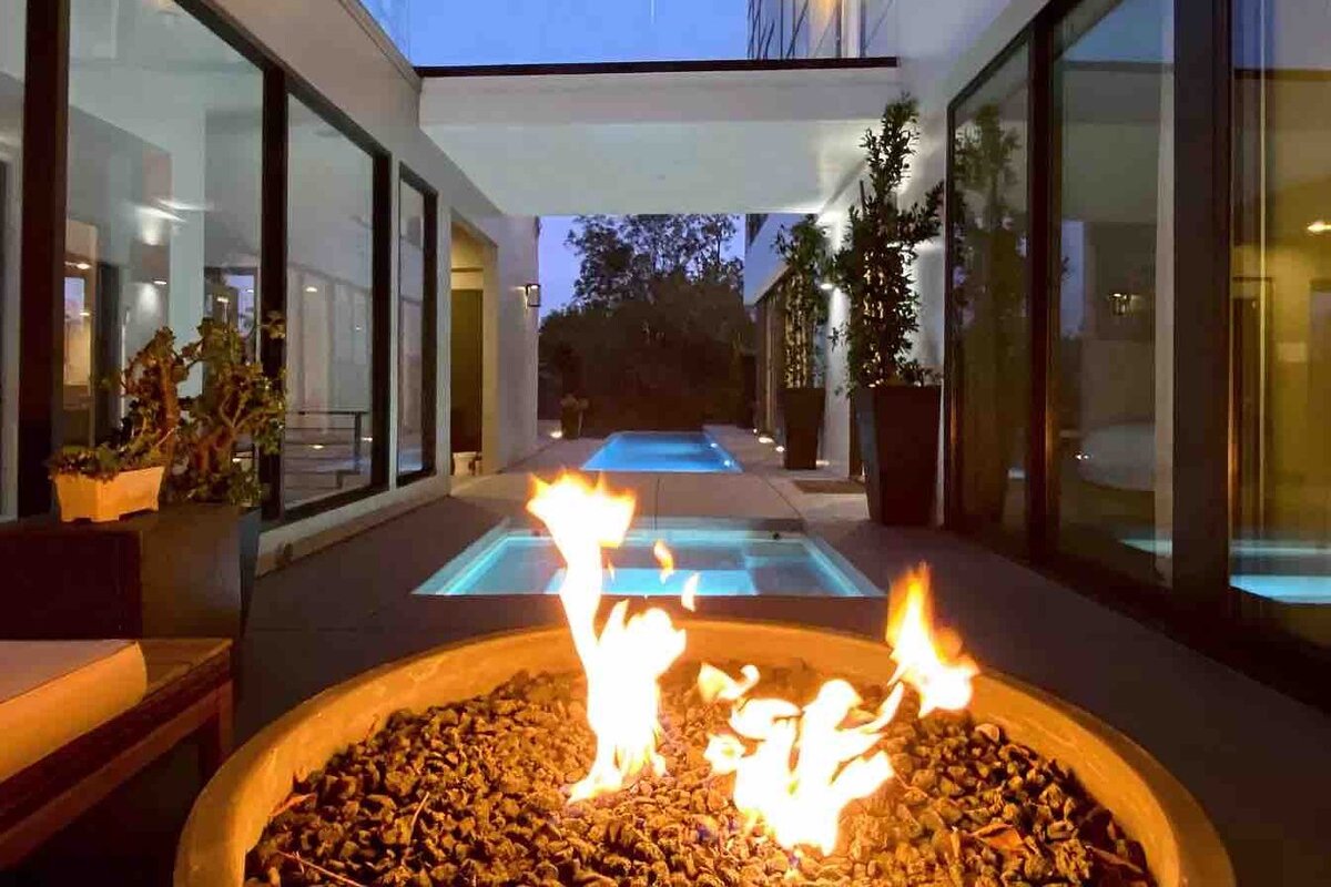 The Hollywood Hills Glass House gallery image 3