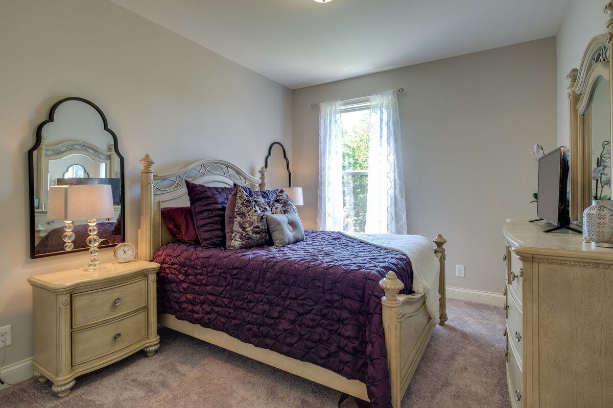 Relaxing lake views near DT Nashville & Airport gallery image 5