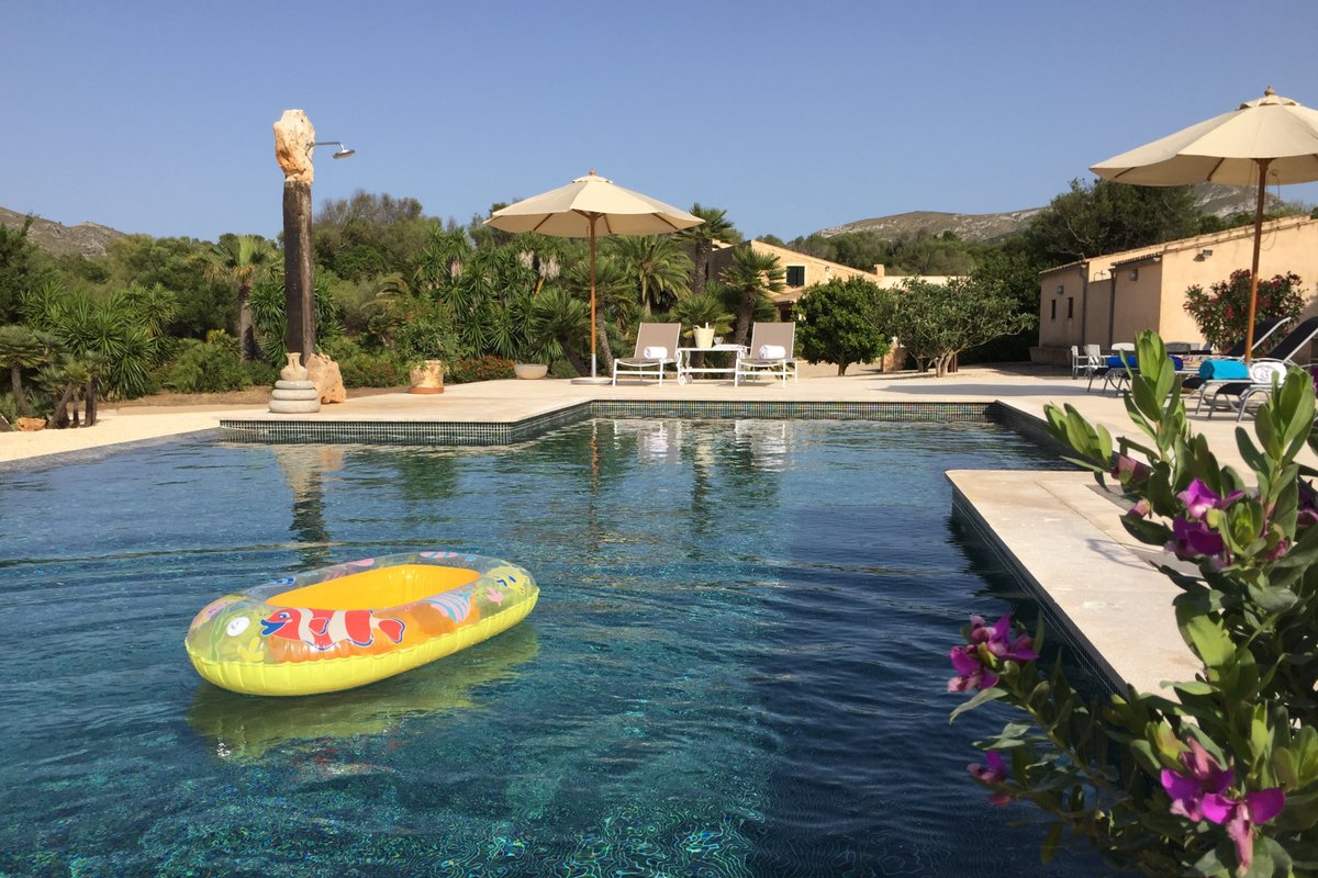 Peaceful Nature Getaway with Pool & Mountain Views