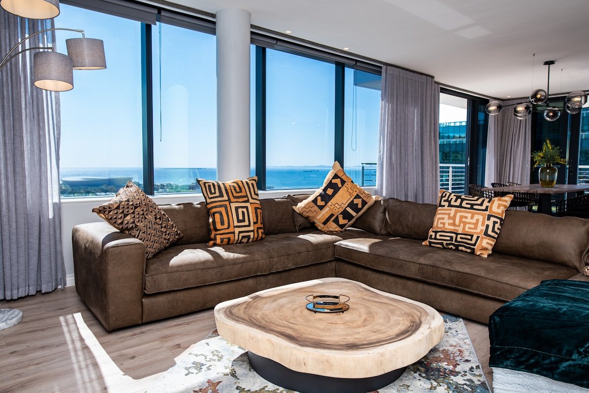 Magnificent penthouse with breathtaking views gallery image 2