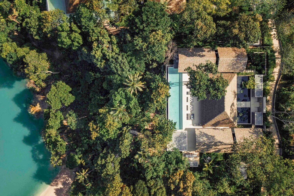 Island Escape Four-Bedroom Oceanview Pool Villa gallery image 5