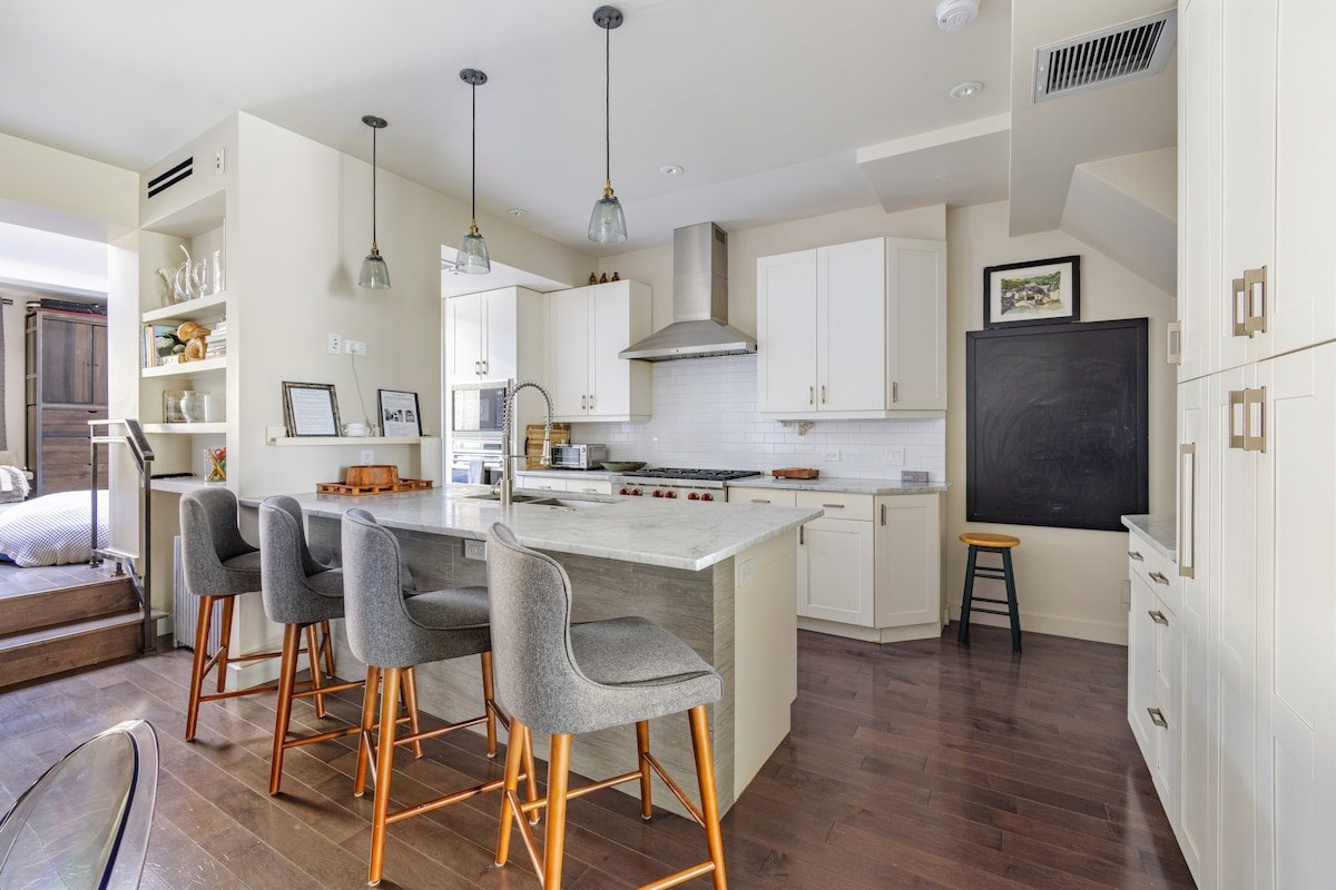 Spacious Windsor Terrace Townhouse – Prospect Park gallery image 3