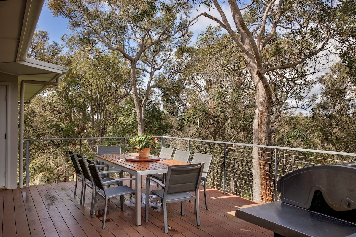 Vintners – modern spacious, 5 bdrm, nature setting gallery image 4