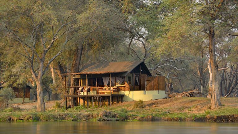 Chiawa Safaris - Old Mondoro Bush chalets 1 - 4