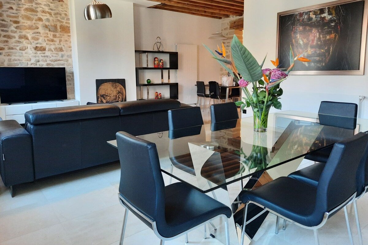 A design cocoon, calm and brightness in THE center gallery image 3