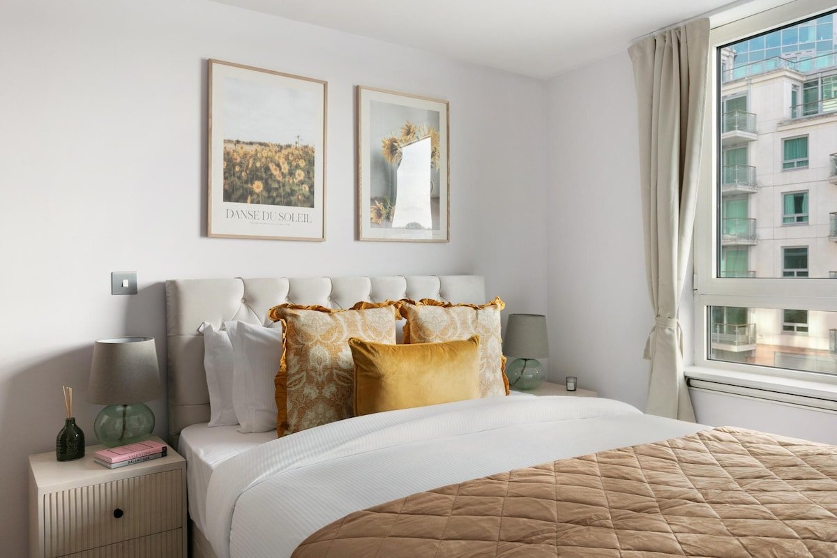 2 bed riverside flat with breath taking views gallery image 5