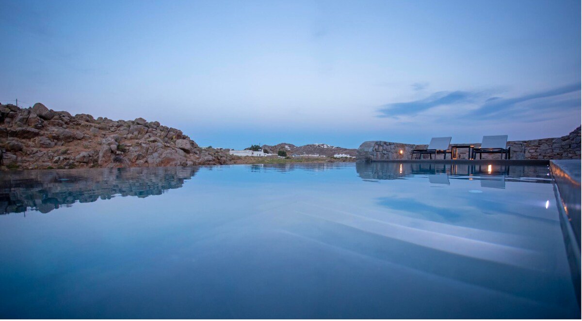 Private Villa Verdigris, Infinity Pool Sea Views. gallery image 3