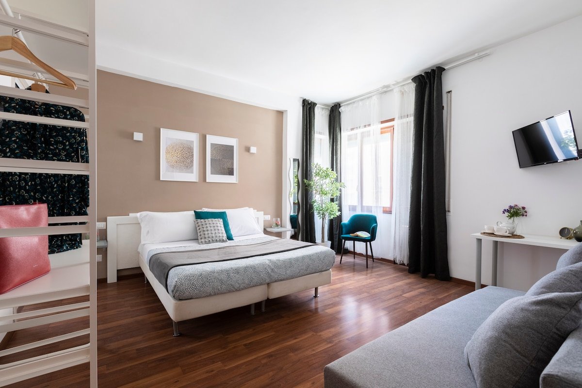 Momo Central Rome 3 gallery image 2