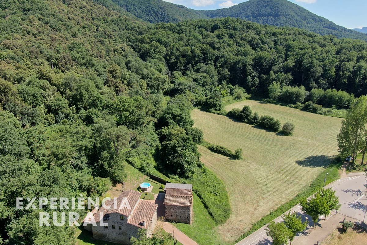 Masía de piedra en las afueras de Les Preses gallery image 3