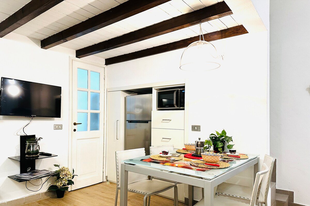 Cosy house in the heart of Navigli Center, Milan gallery image 5