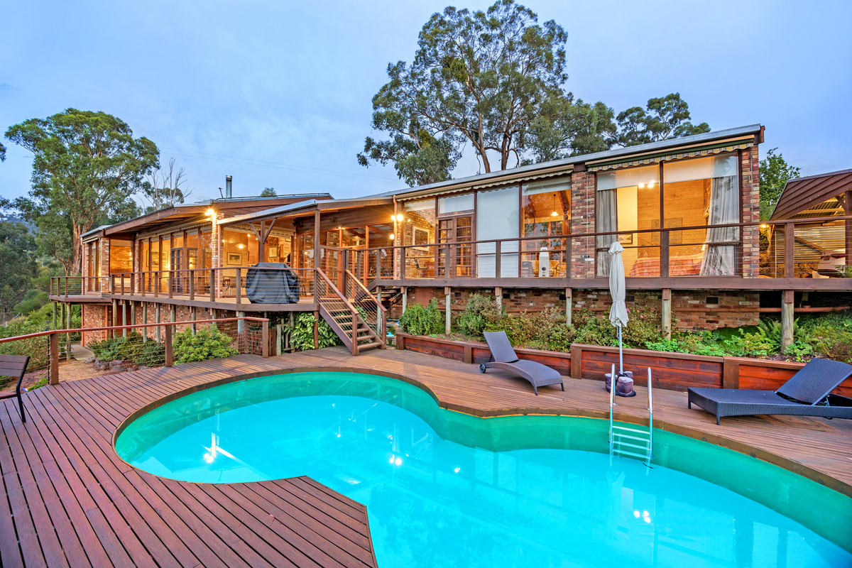 The Arkadia – Scenic Villa with Pool