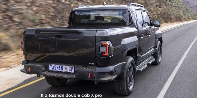 TASMAN 2.2D X-PRO P/U D/C A/T 4X4 gallery image 17