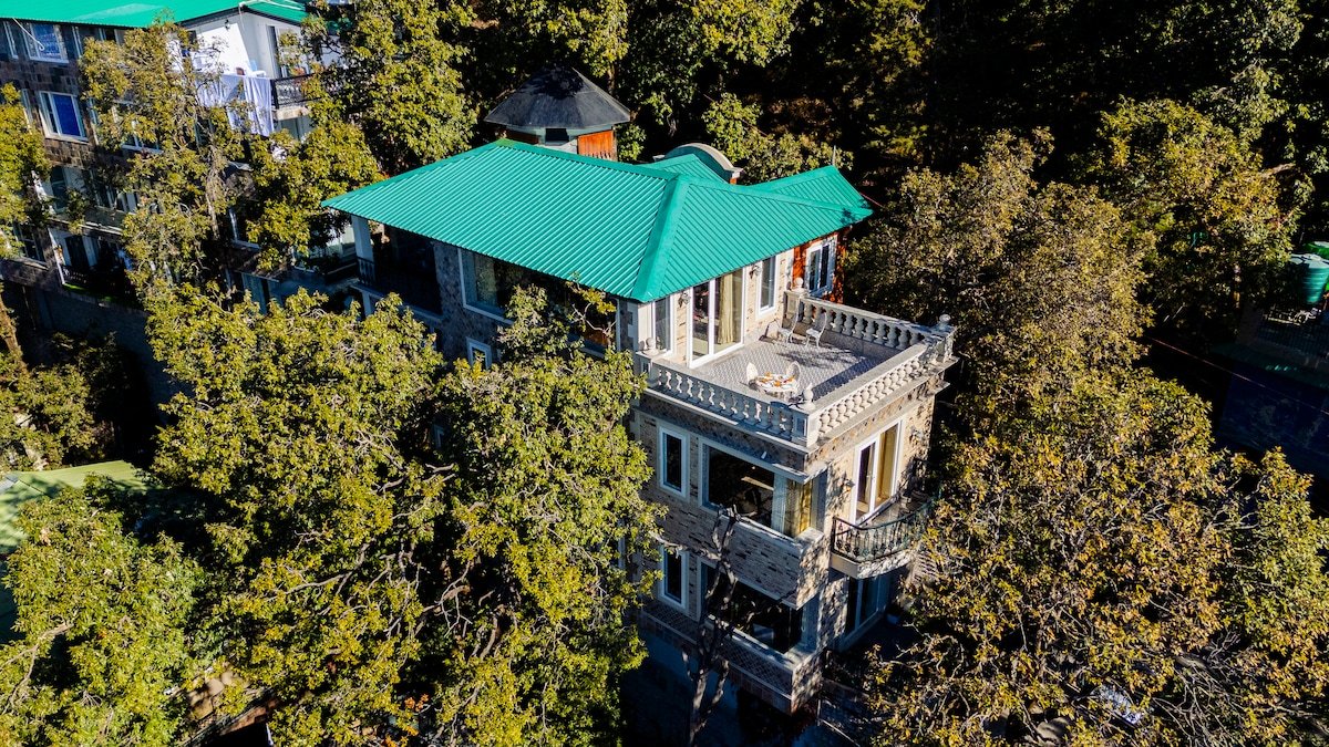 Naiintara – Lake View Villa