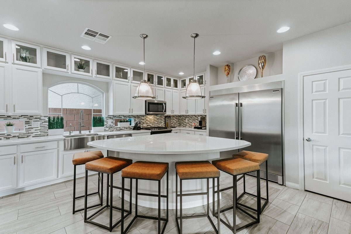 Spacious 4BR Retreat w/ Backyard & Near the Strip