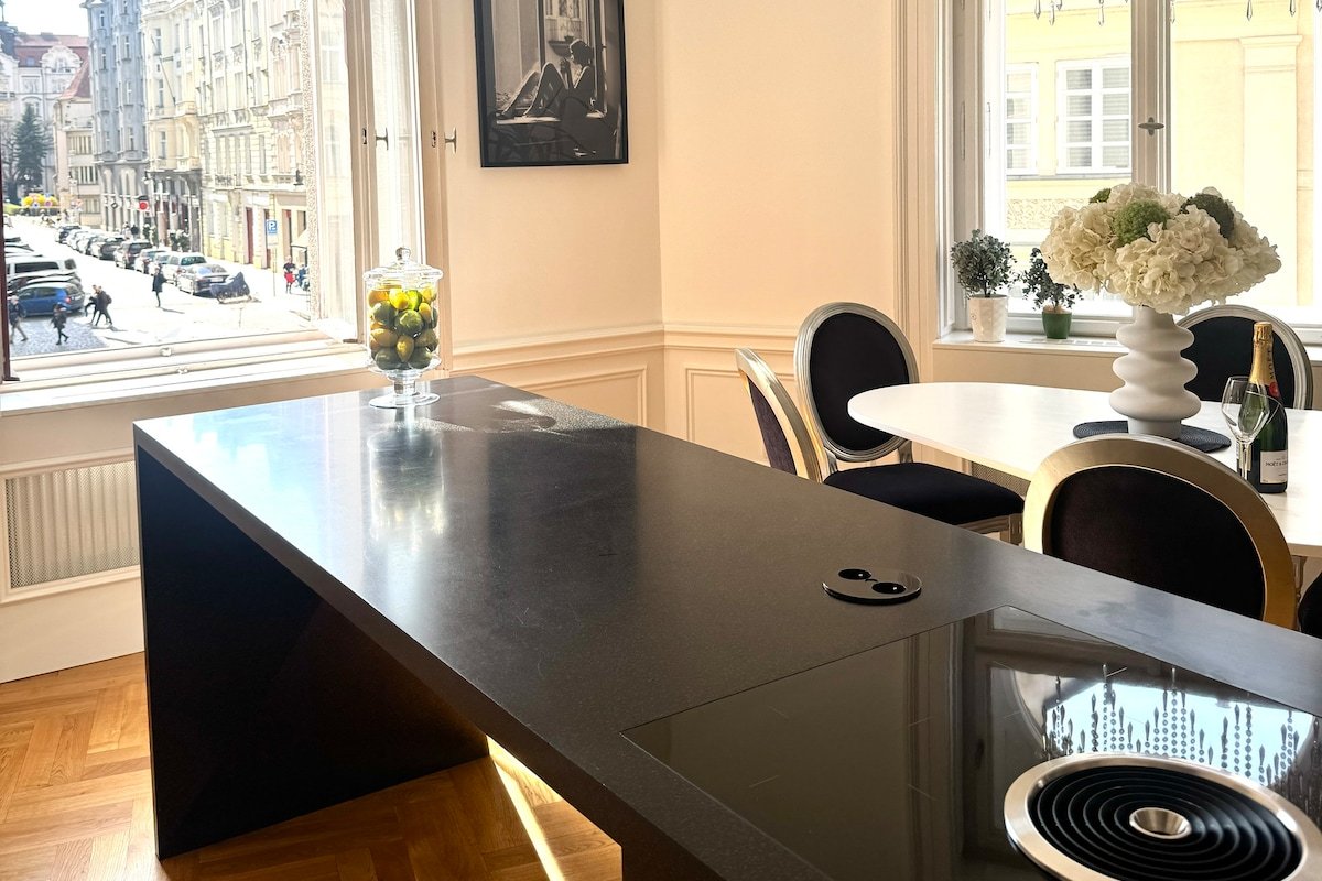 5 STAR LUXURY quiet apartment in the city center gallery image 5