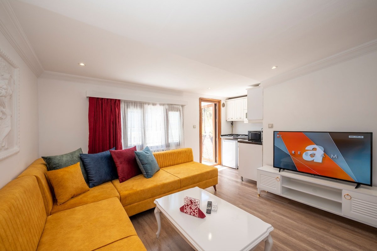 FOR 12 Person – 2 Min to Taksim Square gallery image 3