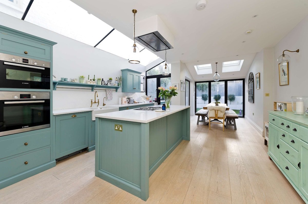 Central London 4BR Queen’s Park Family Home with G gallery image 2