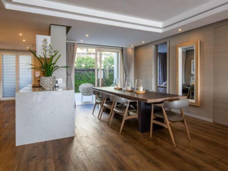 Dining area - Room