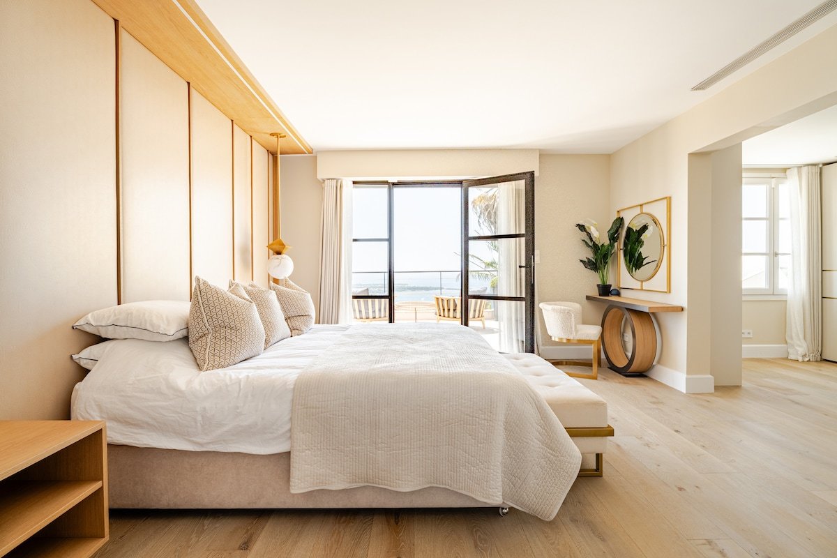 Lux villa in Cannes w panoramic seaview gallery image 5