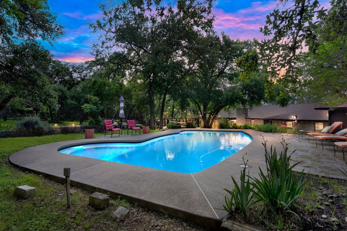 Hill Country Hideout-Pool-HotTub gallery image 2