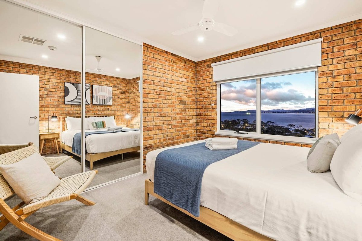 “House on the Hillside” with City Views Sleeps 12. gallery image 5