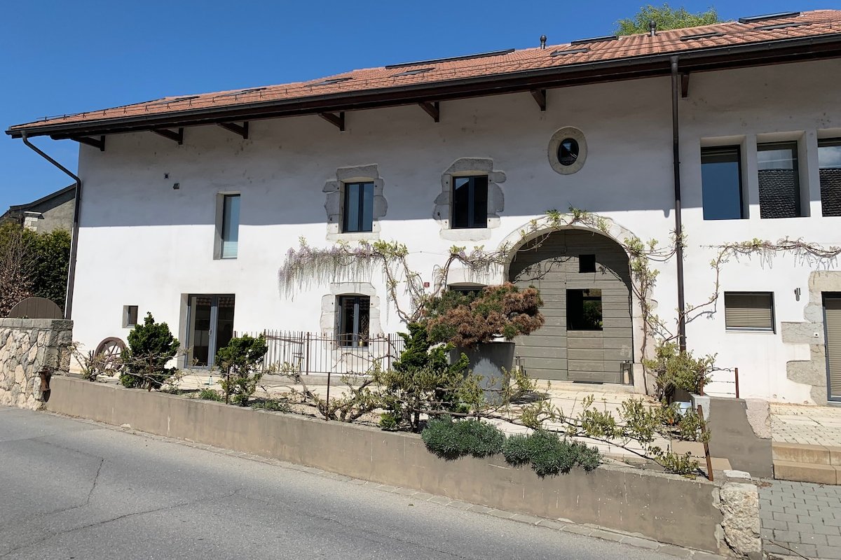 Countryside villa near Geneva lake gallery image 2