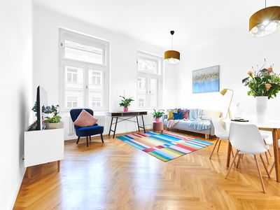 Bright Old Town 2-bedroom Apartment (4G)