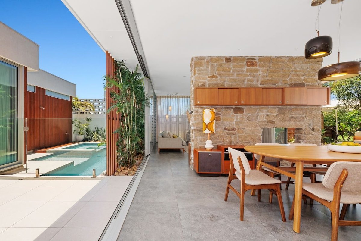 Hikari House – Beachfront home! gallery image 2