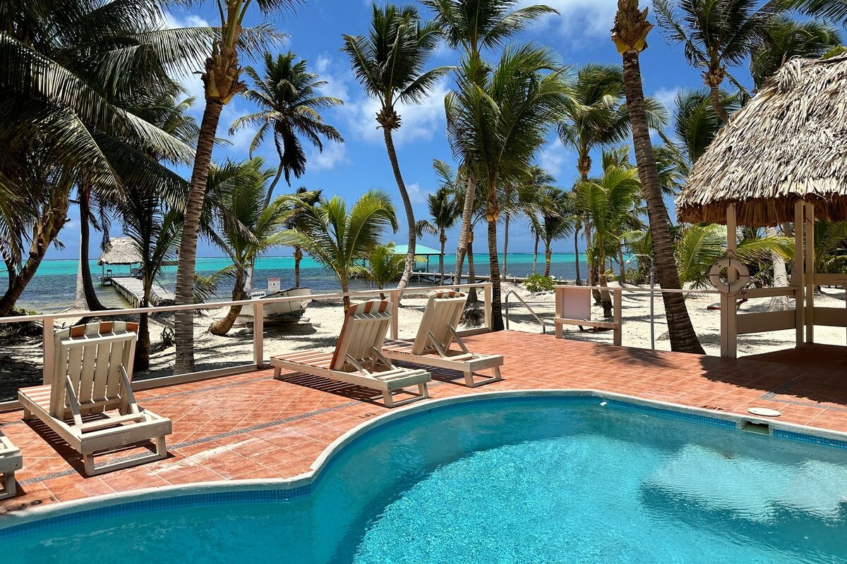 Spacious 7BR Beach Retreat – Ideal for Events gallery image 4