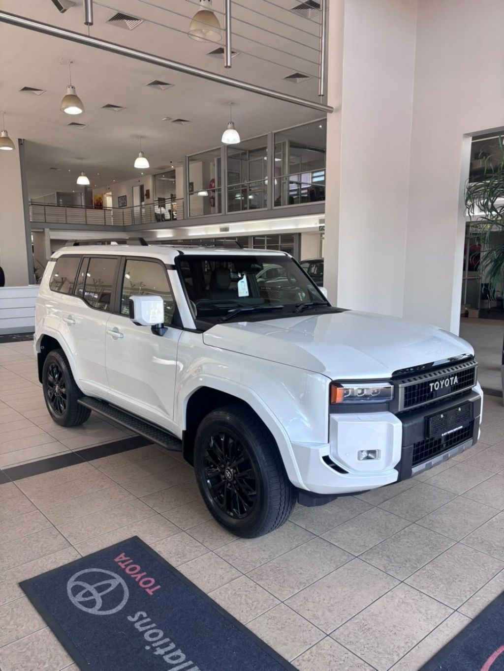 TOYOTA PRADO VX-L 2.8GD A T for Sale in South Africa
