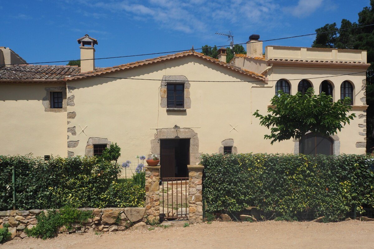 Host&Joy – Beautiful Country House Can Pitu gallery image 2